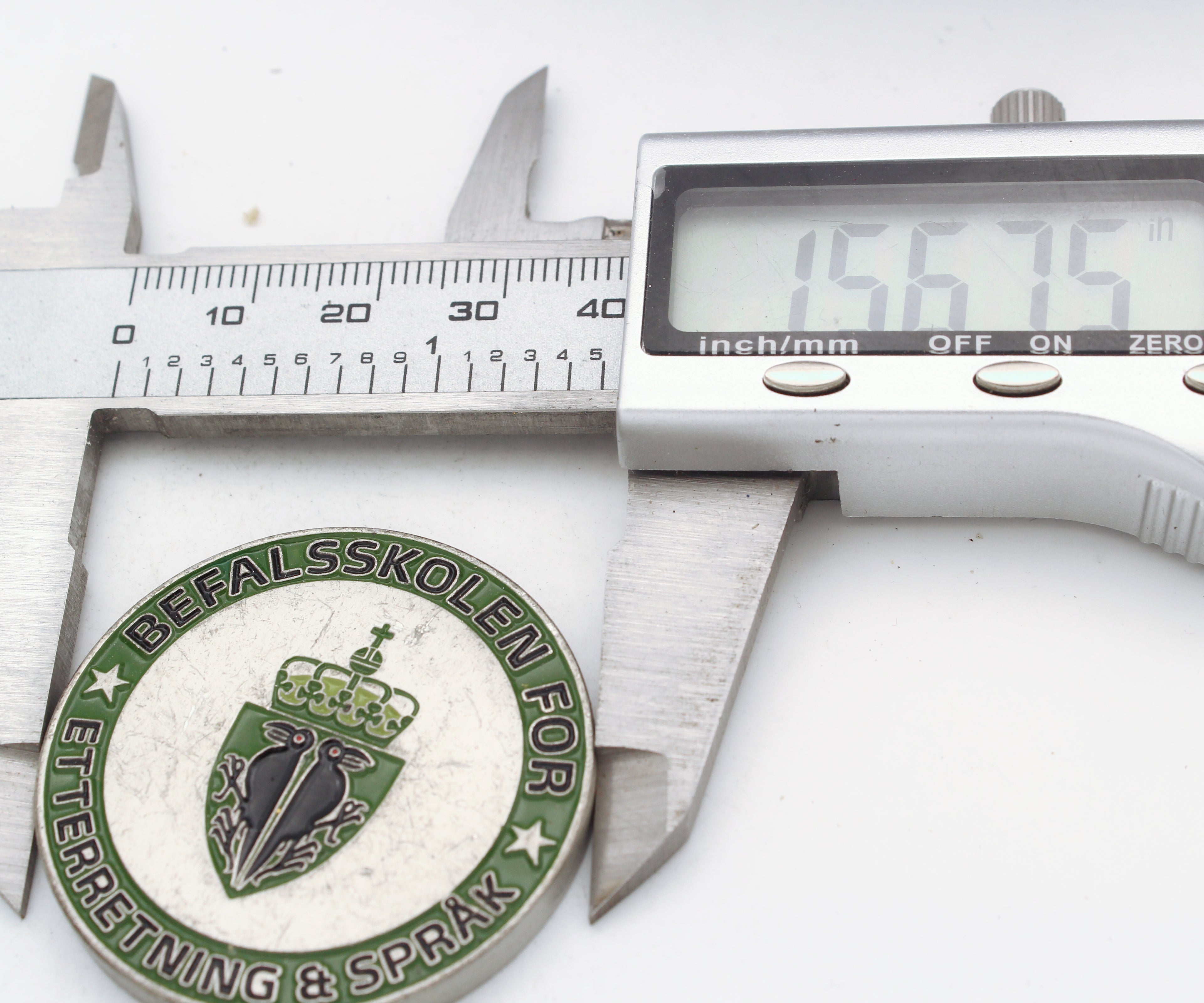 Norway Intelligence & Language NCO School Challenge Coin – Maj Gabrielsen (Green/Black)