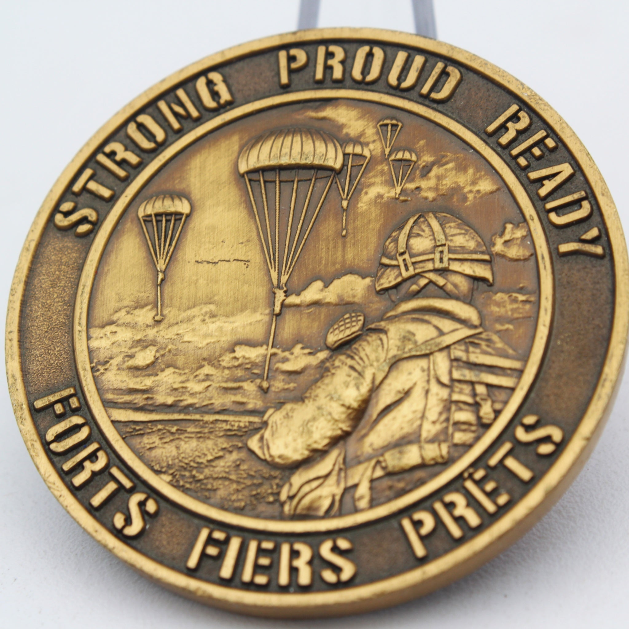 Canadian Army Paratroopers "Strong Proud Ready" Challenge Coin 1.75" Copper - Pre-Owned