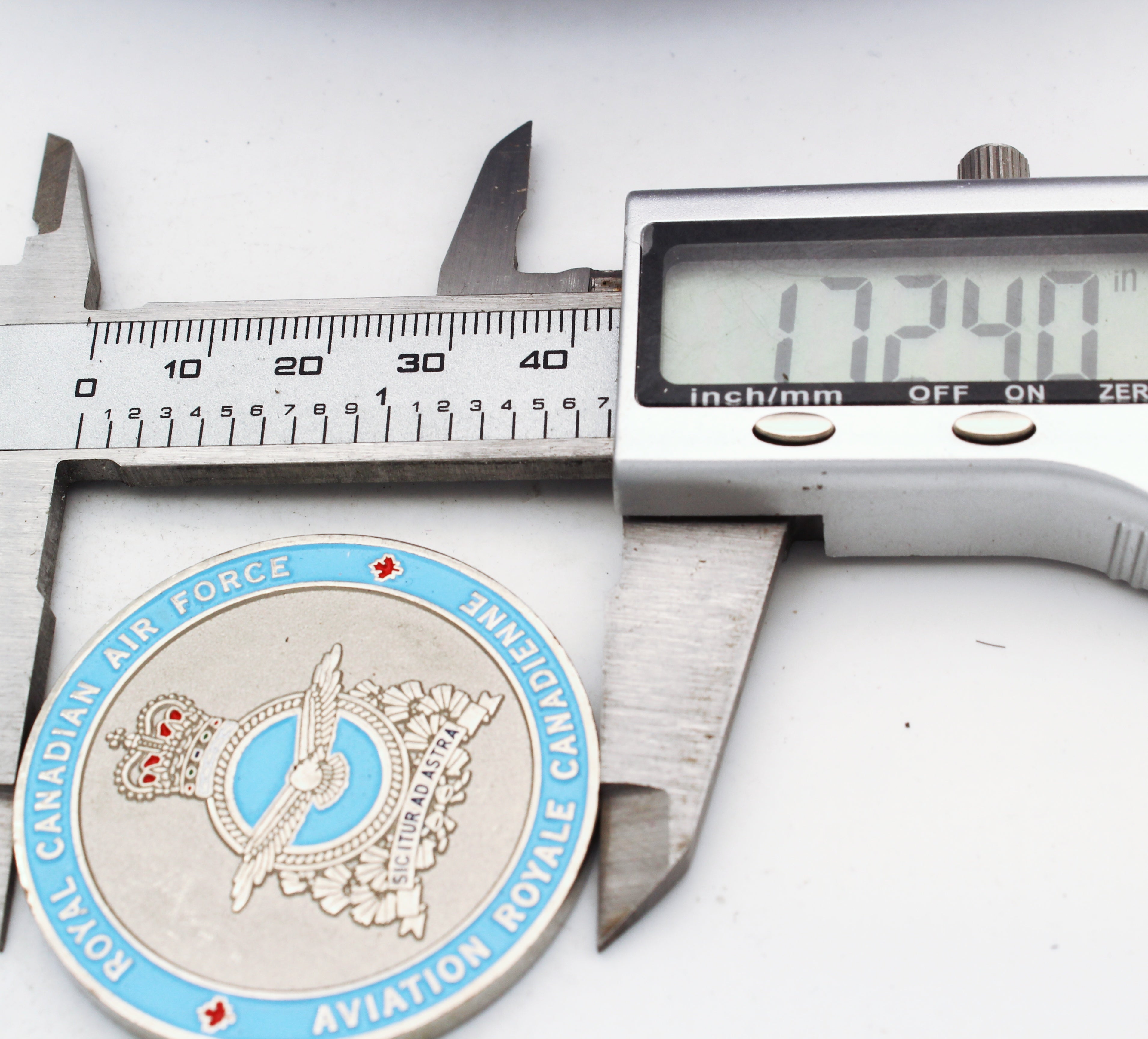 Royal Canadian Air Force Veteran Challenge Coin 1.75” RCAF Copper Pre-owned collectible