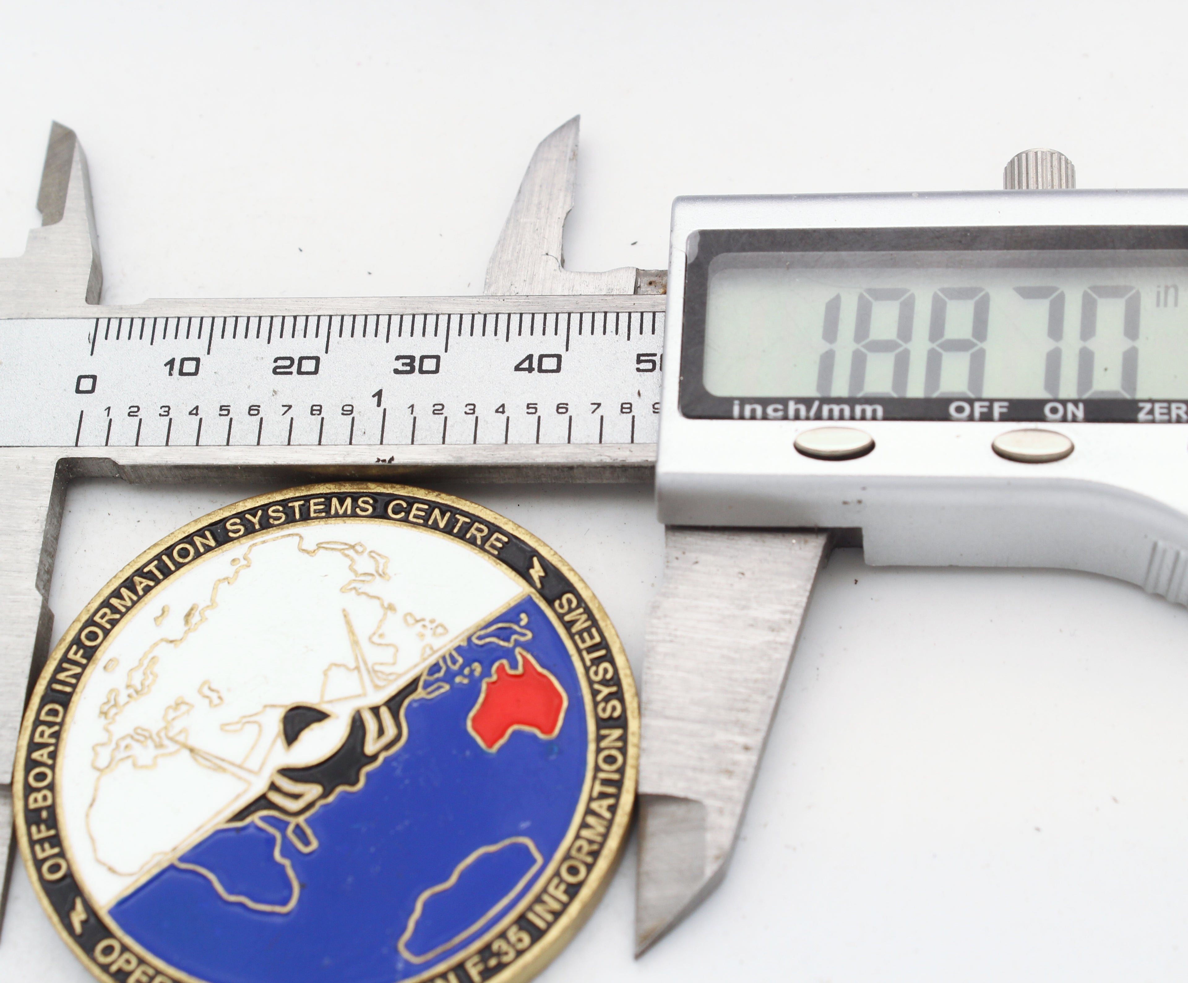 Royal Australian Air Force 81 Wing Copper Challenge Coin 1.88" Pre-Owned