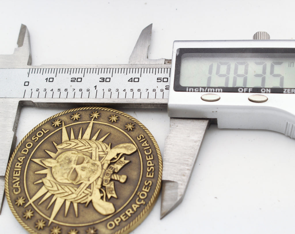 Caveira do Sol Operações Especiais Challenge Coin 2 Inch Brazil Special Police Collectible Pre-owned