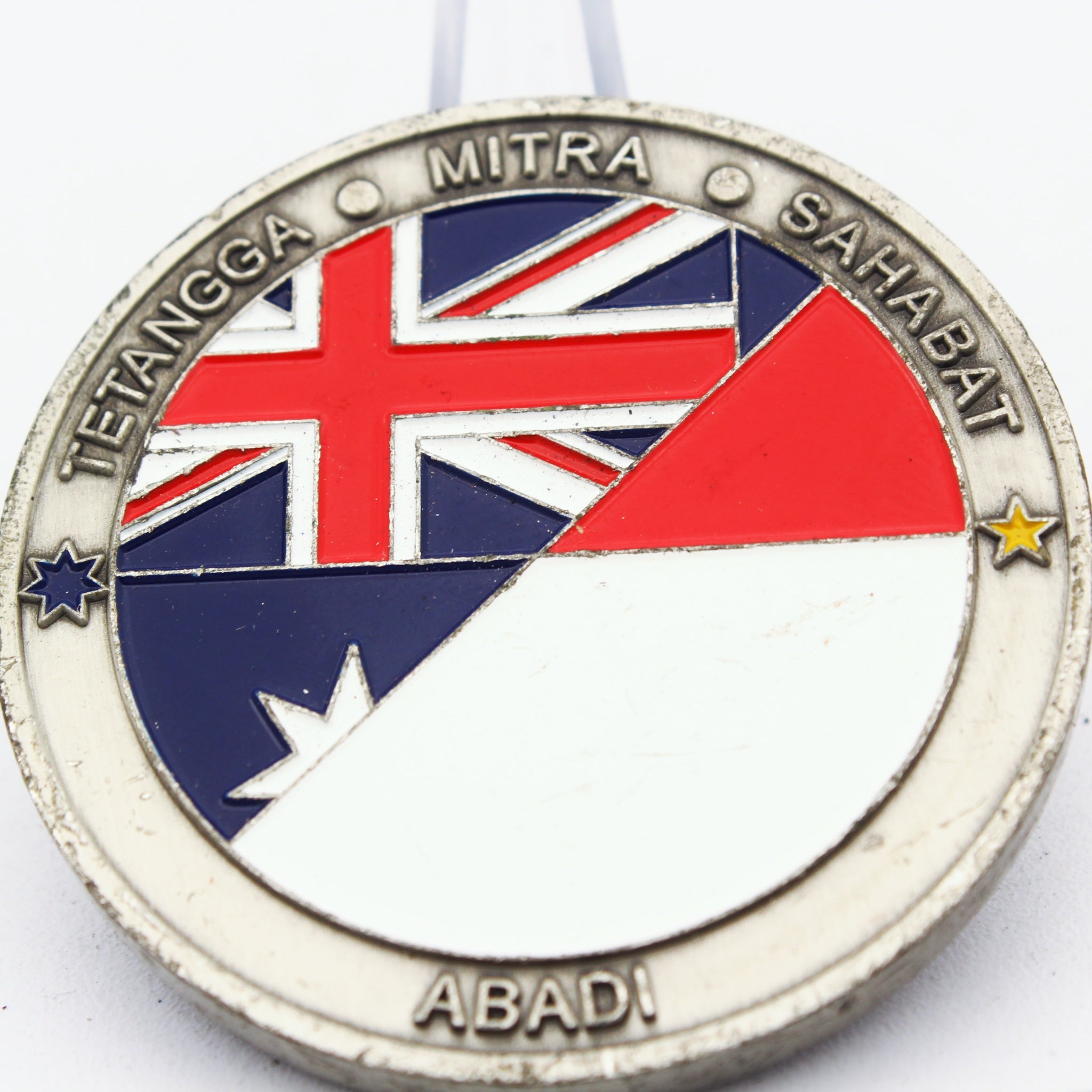 Indonesia Australia Defense Alumni Challenge Coin 2 Inch Military Collectible Pre-owned