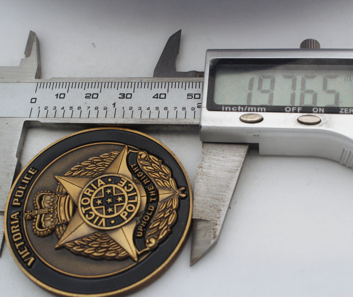 Victoria Police Uphold the Right St Michael Challenge Coin 2.0" Zinc Alloy Pre-Owned