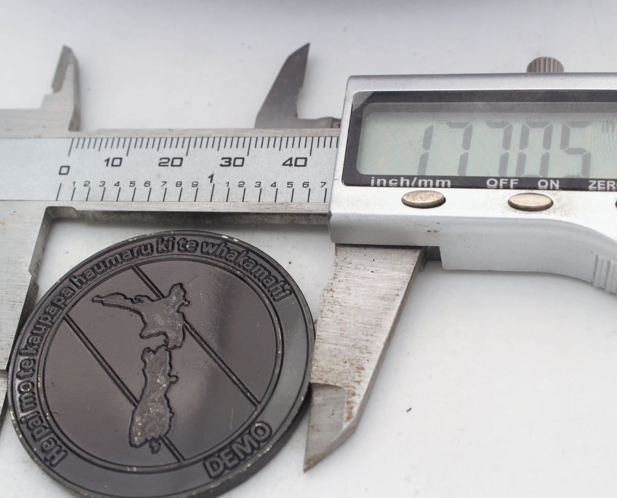 New Zealand DEMO Defence Equipment Management Organisation Challenge Coin Pre-owned
