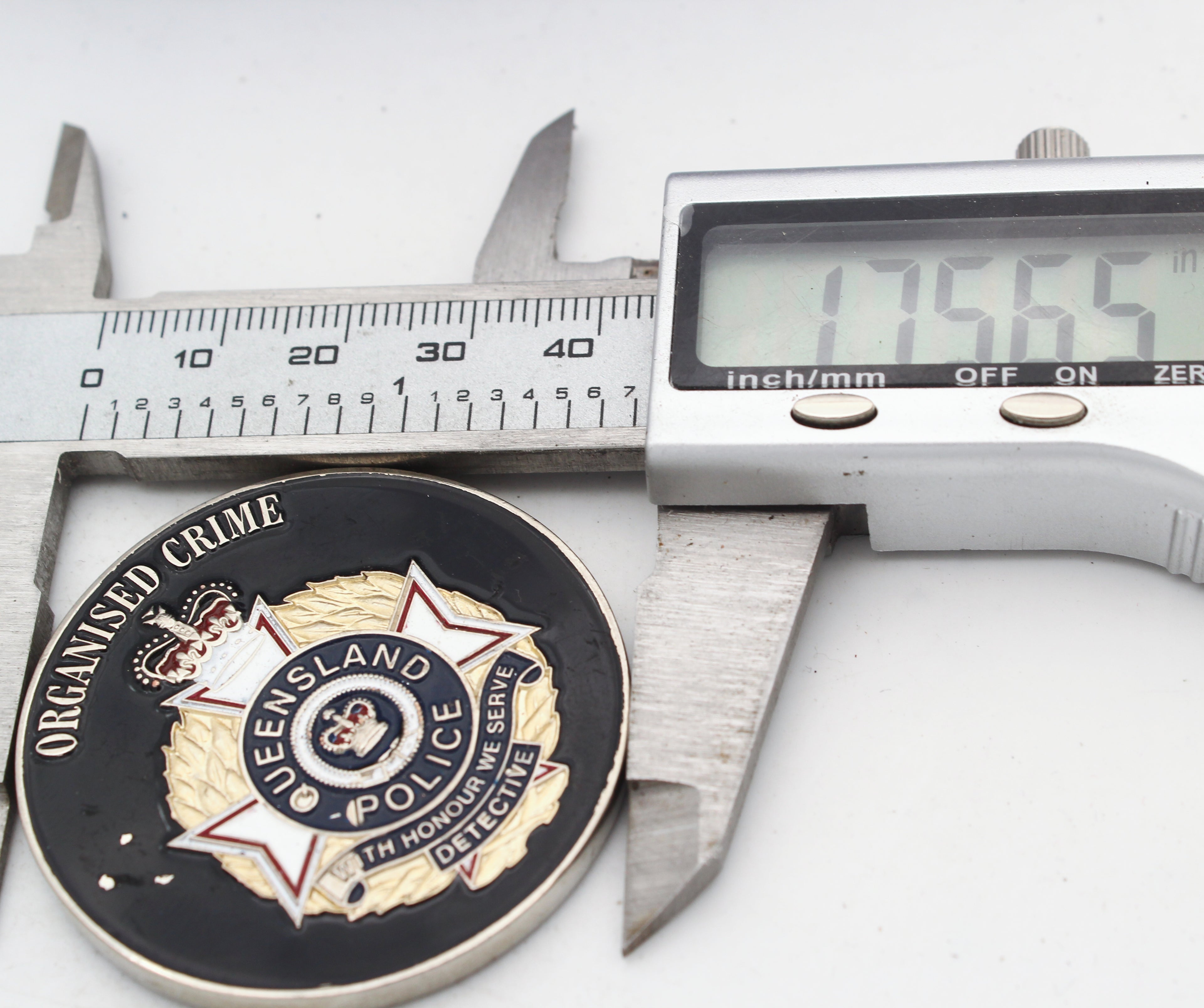 Queensland Police Organised Crime Detective Memorial Challenge Coin 1.75" Pre-owned