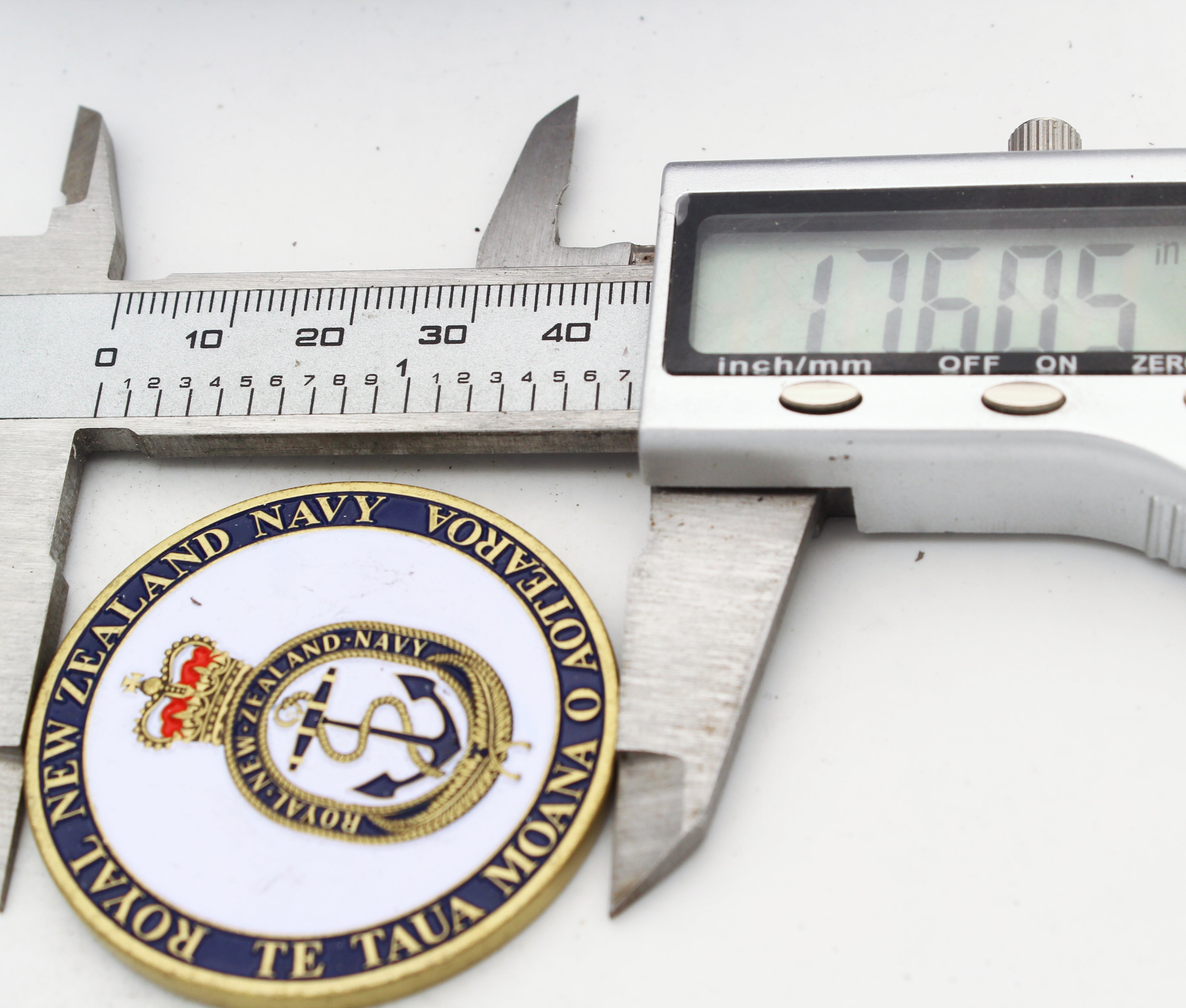 RNZN Royal New Zealand Navy Challenge Coin Maritime Operational Evaluation Team Collectible 1.75“ Pre-owned