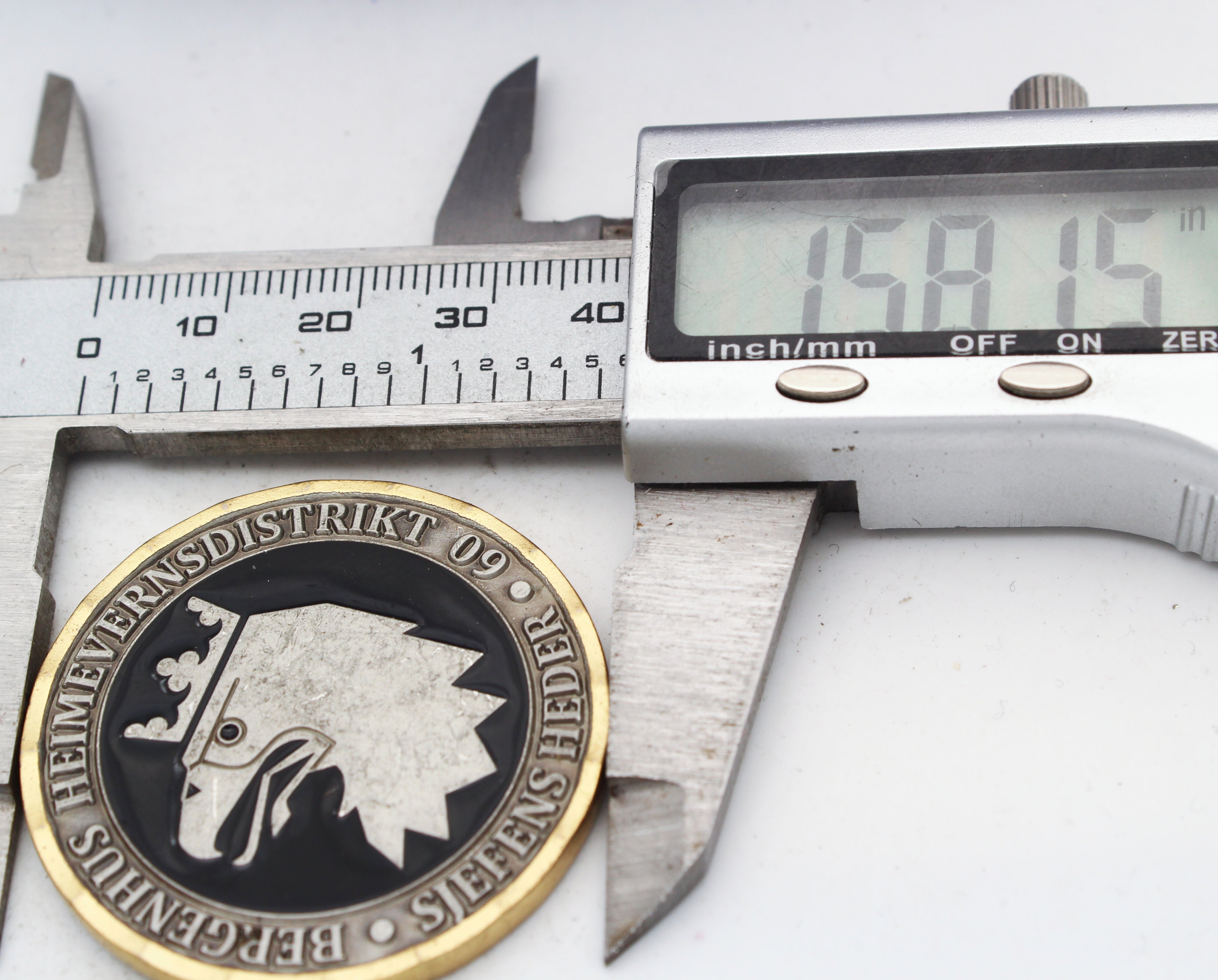 Norway Bergenhus Heimevernsdistrikt 09 Sjefens Heder Challenge Coin 1.5" Pre-owned